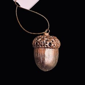 Acorn ornament, new with tags, beautiful metal with shimmer